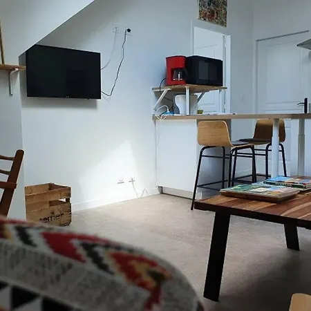 Appartement Vol De Nuit - Balade Urbaine Au Centre D'epernay *