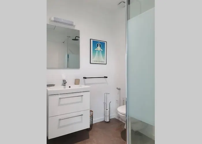 Vol De Nuit - Balade Urbaine Au Centre D'epernay Lägenhet