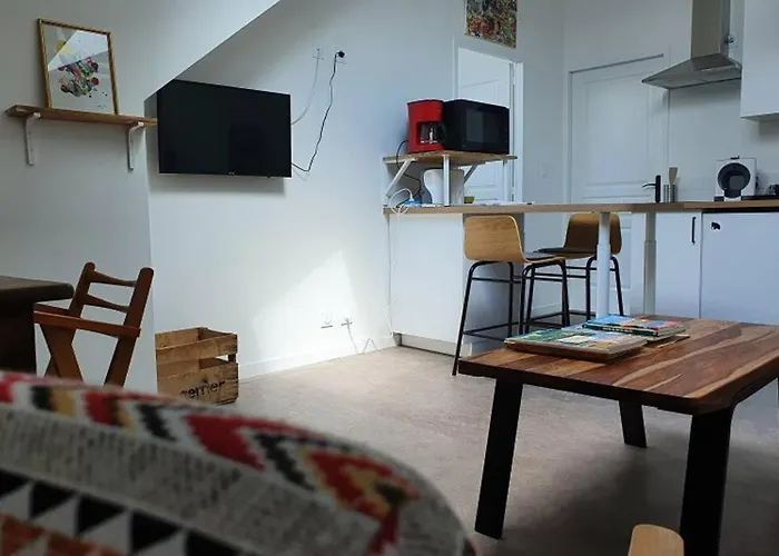 Lägenhet Vol De Nuit - Balade Urbaine Au Centre D'epernay *